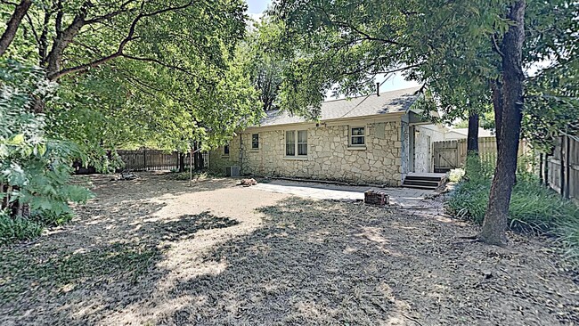 Building Photo - 3 Bedroom 1 Bath Home With 1 Car Garage In...