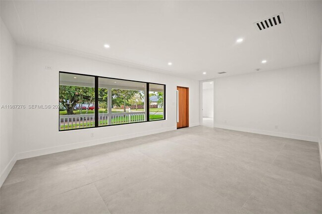 Building Photo - 235 NE 91st St