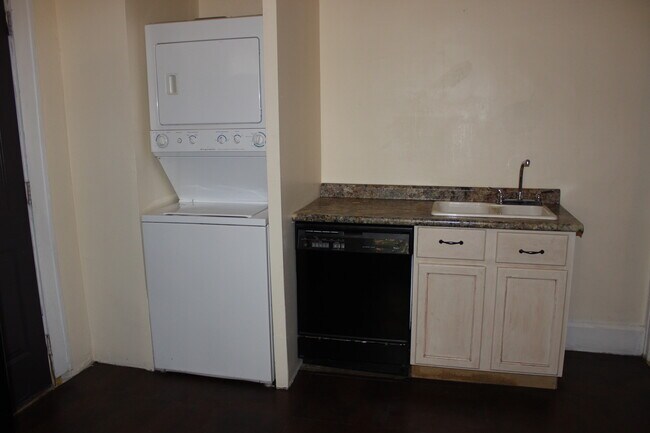 Building Photo - 2035 N Pennsylvania St