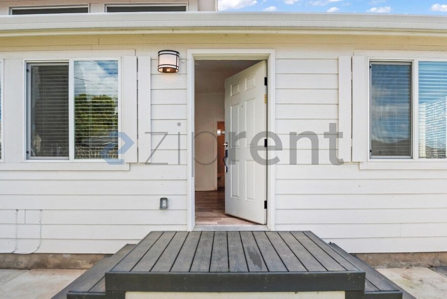 Building Photo - 2838 Romagnolo St