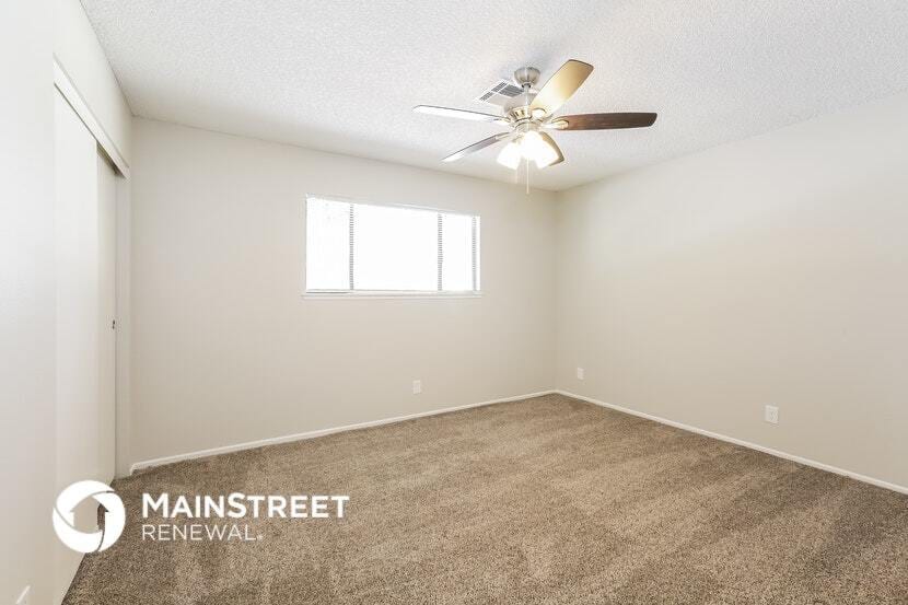 Building Photo - 4570 Paseo El Rio Dr