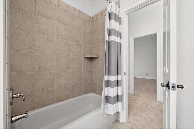 Building Photo - 6 Portrush Ct