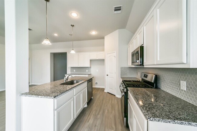 Building Photo - 13030 Laura Lake Dr