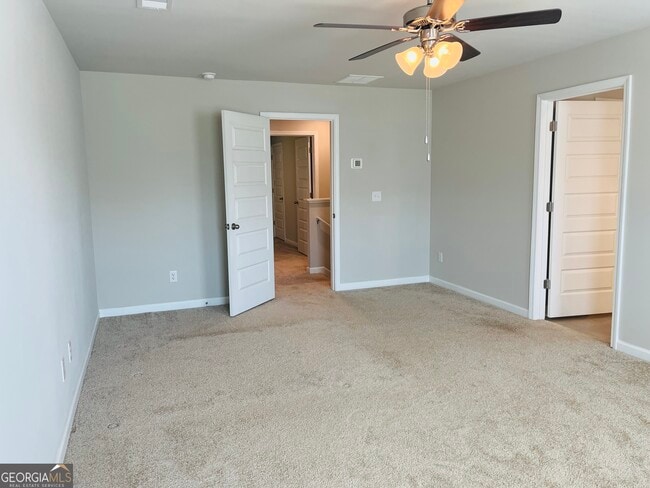 Building Photo - 138 Silver Birch Pass