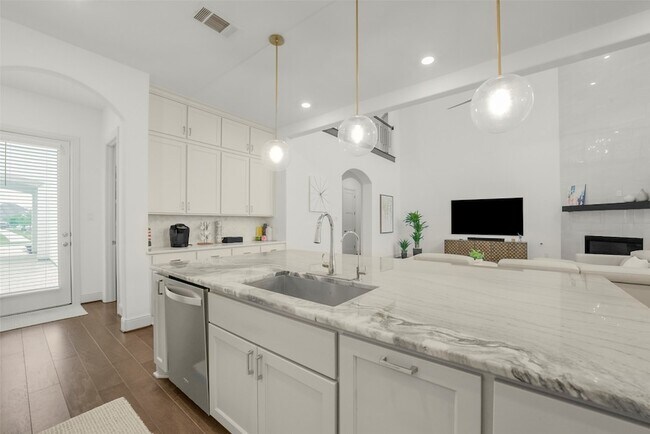 Building Photo - 2018 Grove Terrace Ln