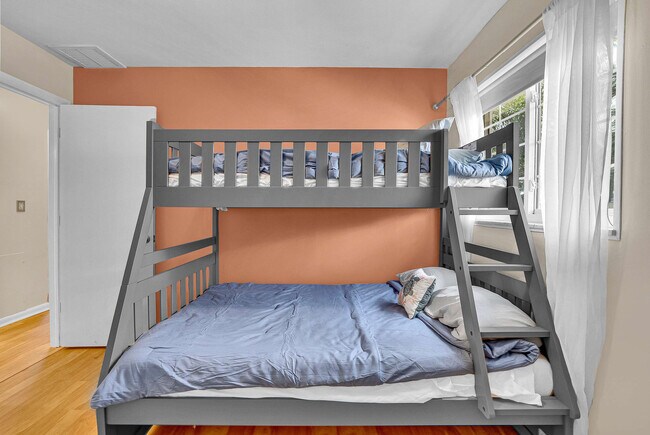 Building Photo - 897 Imperial Dr