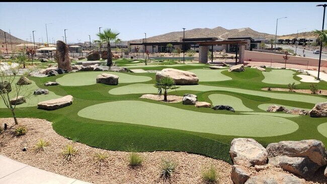 Building Photo - A Lovely 3 Bedroom Townhome with Amazing Amenities!