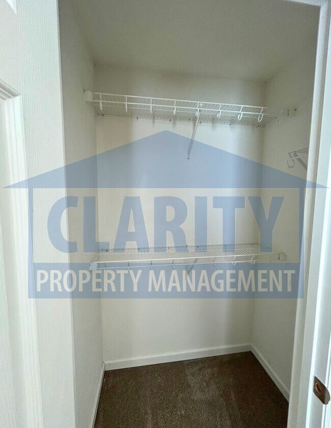 Building Photo - Two bedroom townhome in North Cleveland