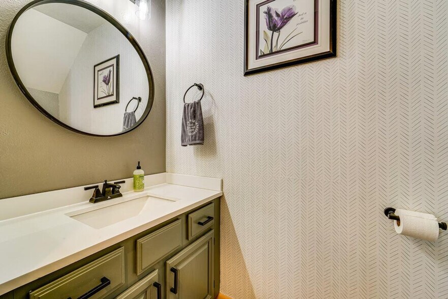 Building Photo - 14474 Northwoods Blvd