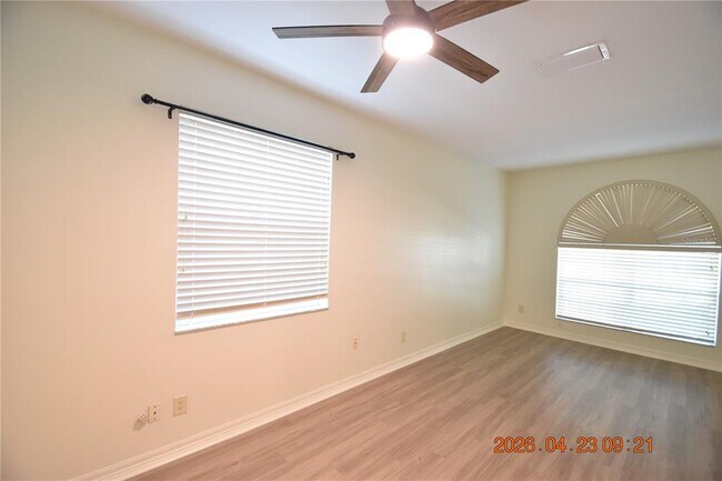 Building Photo - 30633 Totteridge Pl