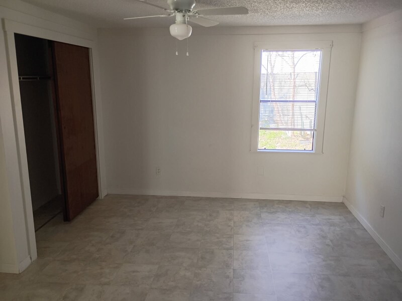 Building Photo - 1017 June Terrace