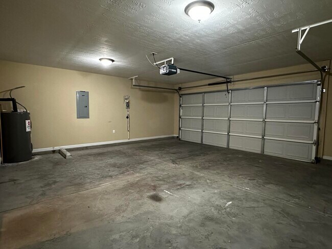 Building Photo - 206 High Meadows Cir