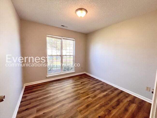 Building Photo - 4588 Lands End Ct SW