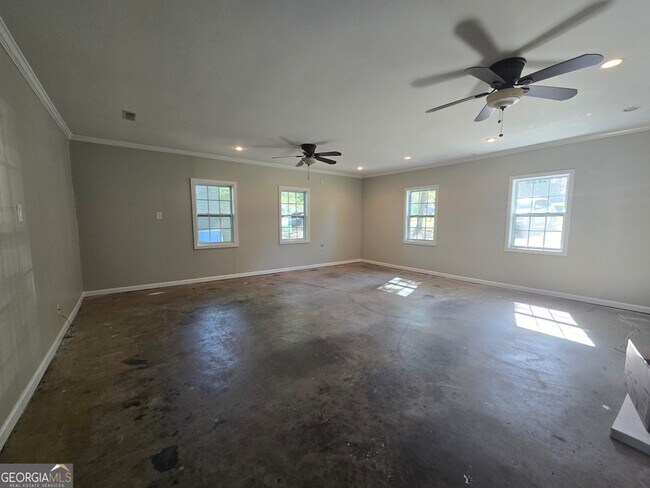 Building Photo - 938 Iron Gate Blvd