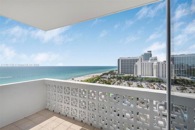 Primary Photo - 4747 Collins Ave