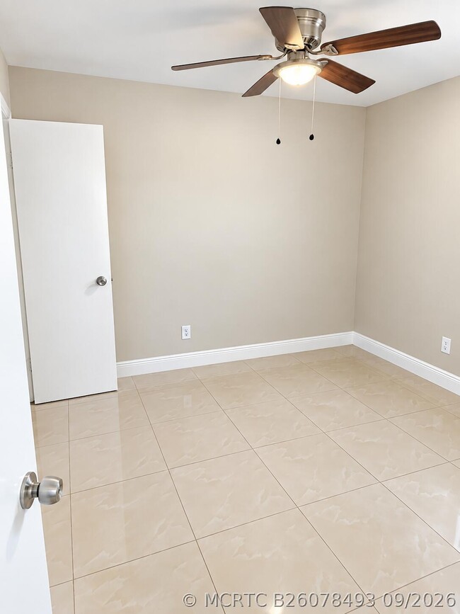 Building Photo - 5163 Club Rd