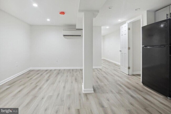 Building Photo - 1720 16th St SE