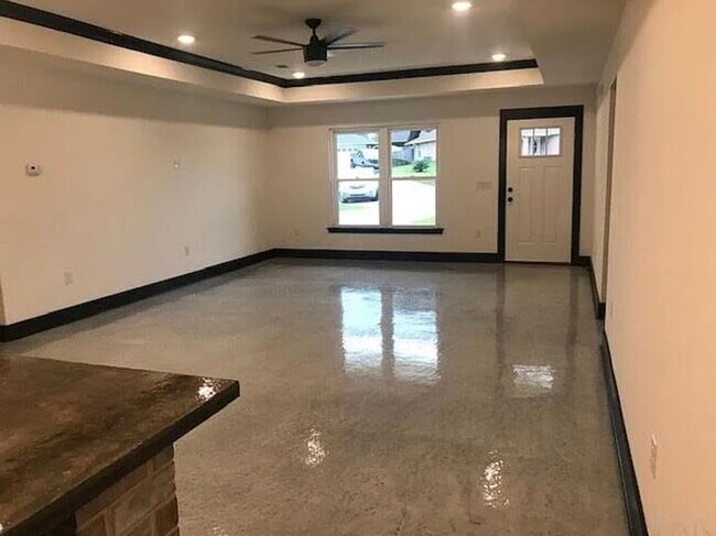 Building Photo - Just like New 3/2 - Custom Quality Constru...