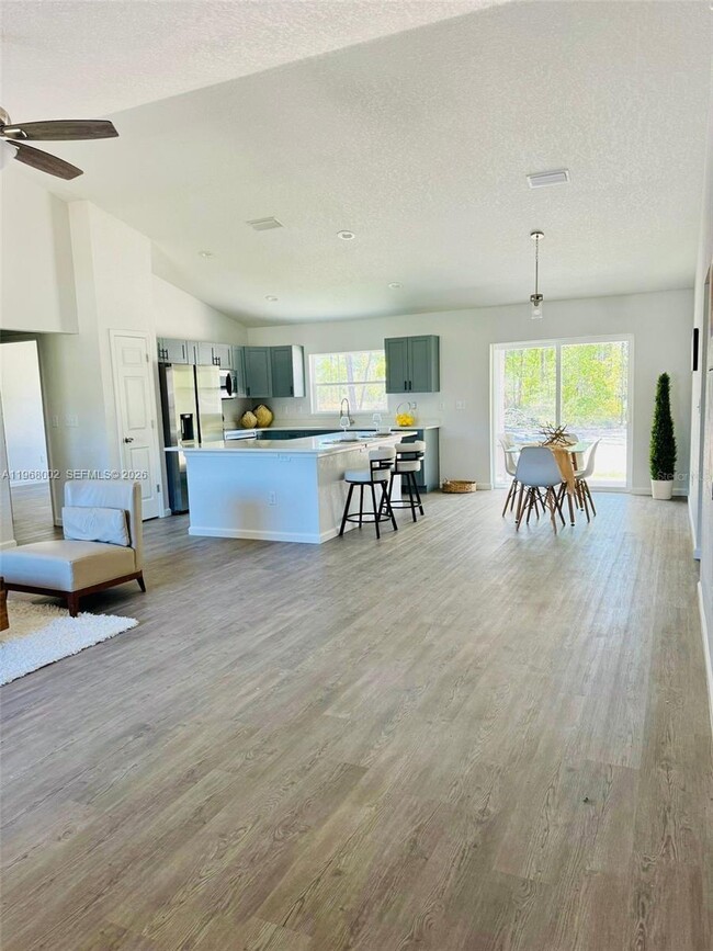 Building Photo - 13731 SW 89 Cir