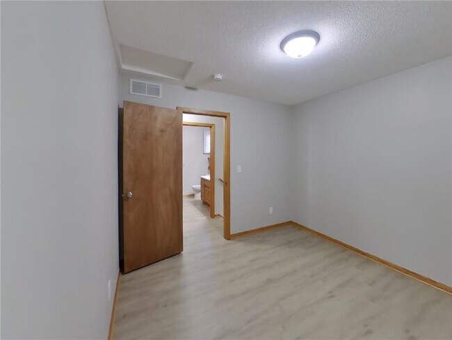 Building Photo - 5273 Lannon Ave NE