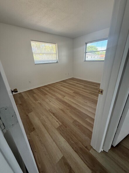 Building Photo - 3041 Park Ln