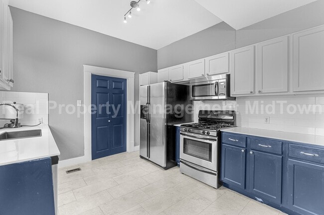 Building Photo - Live in the Heart of One of Dallas’ Most I...
