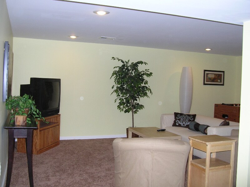 Building Photo - 2680 Roundtree Dr