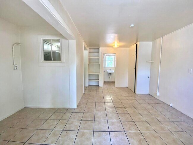 Building Photo - 436 48th St