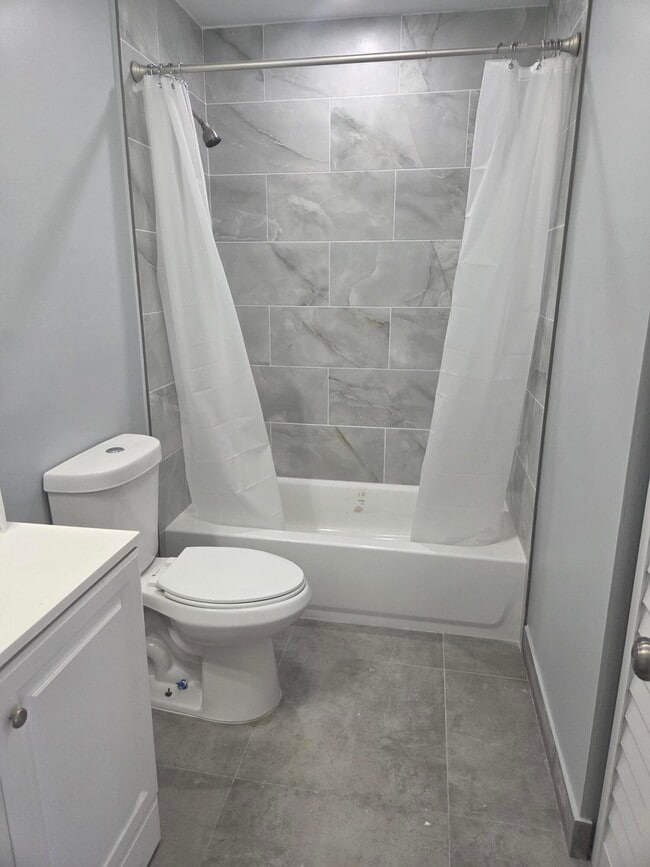 Building Photo - 6274 Seven Springs Blvd