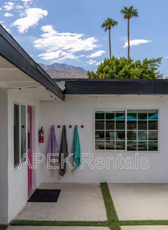 Building Photo - 2056 Paseo Roseta