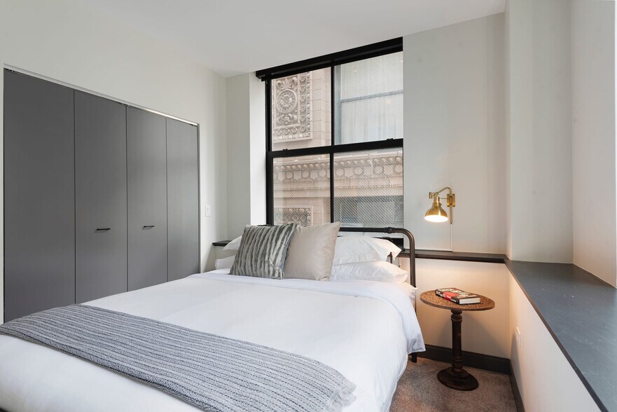 Building Photo - 29 S LaSalle St