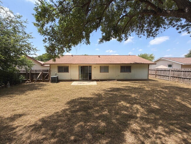 Building Photo - 5263 Charolais Dr