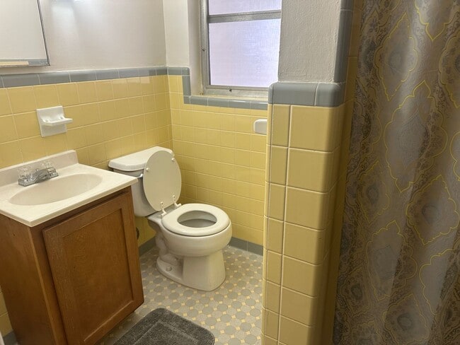 Building Photo - 3 Bedroom 2 Bath in Leesburg - Loves Point