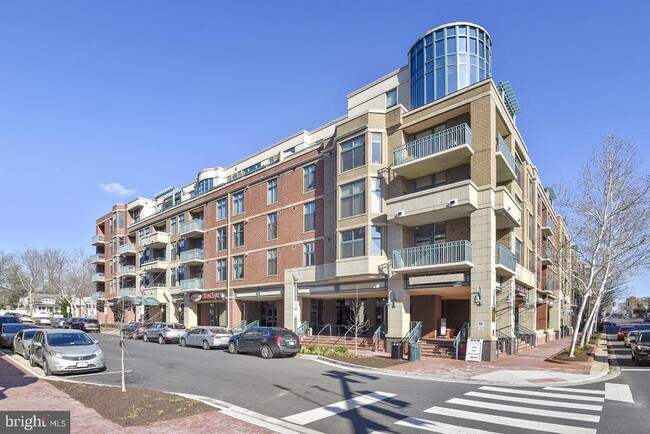 Building Photo - 502 W Broad St