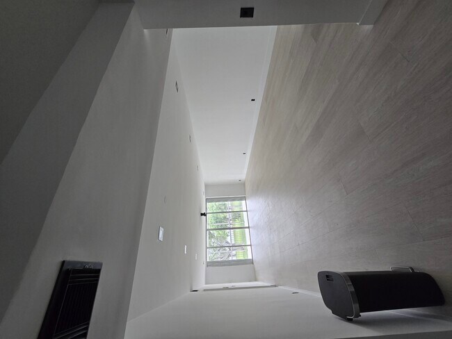 Building Photo - 3010 N Course Dr