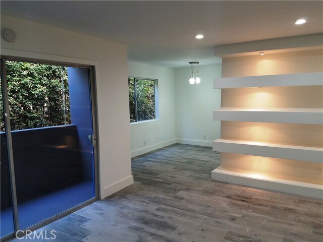 Building Photo - 811 6th Ct