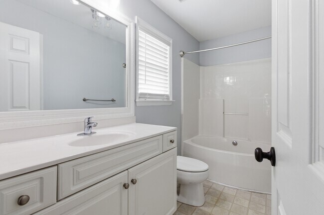 Building Photo - 127 Bermuda View