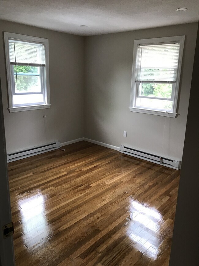 Building Photo - 626-628 Summer St.