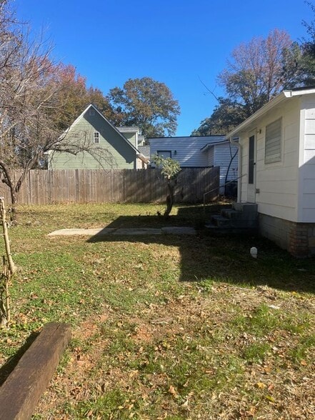 Building Photo - 2294 Bouldercrest Rd