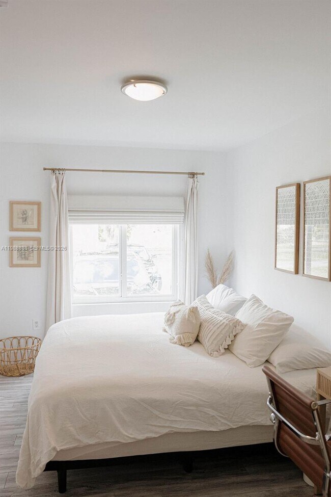 Building Photo - 3205 SW 68th Ave