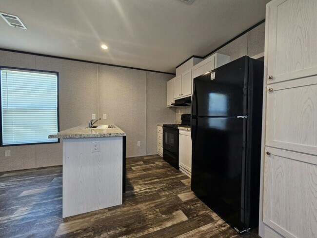 Building Photo - 1046 Myakka Dr