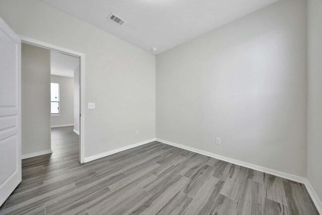 Building Photo - 2619 Skyview Silver Dr