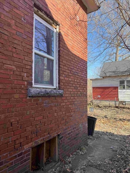 Building Photo - 1908 N Union St