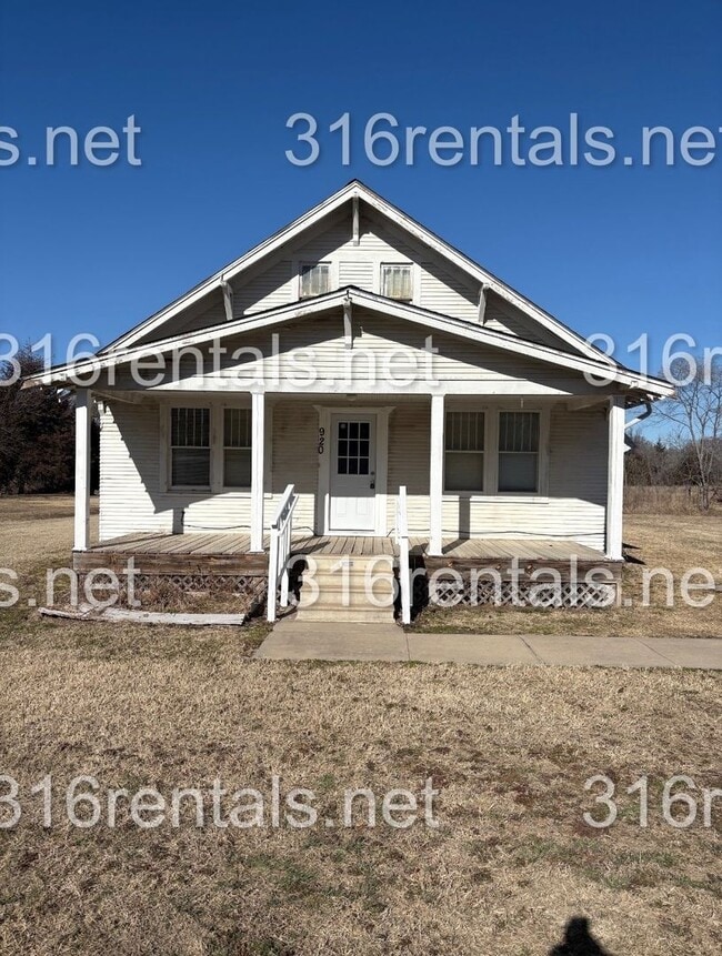 Building Photo - $995 - 3 bed 1 bath - Single Family Home