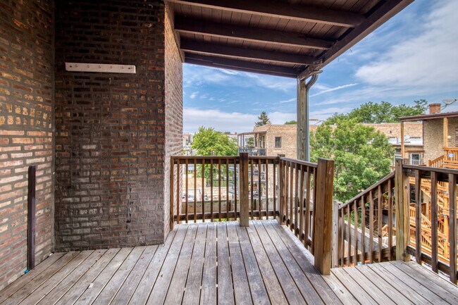 Building Photo - 3056 W Cortland St