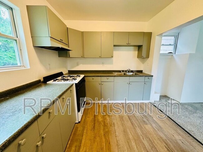 Building Photo - 42 Climax St