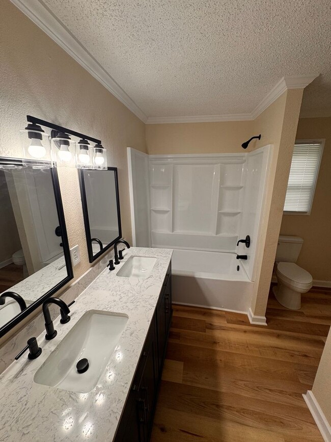 Building Photo - 464 McDilda Dr