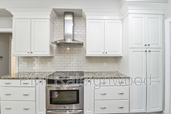 Building Photo - 301 Perry Creek Dr