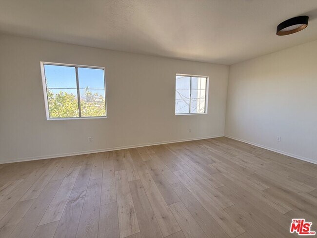 Building Photo - 1031 Coronado Ter