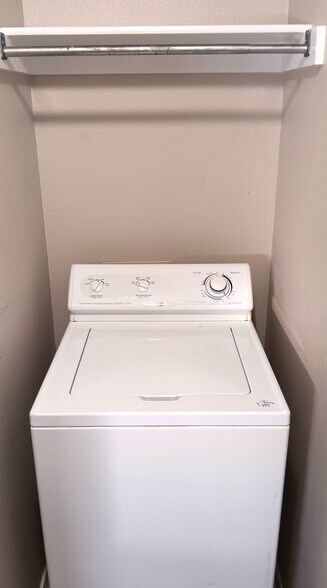 Washer/Dryer - 3113 Inglewood St